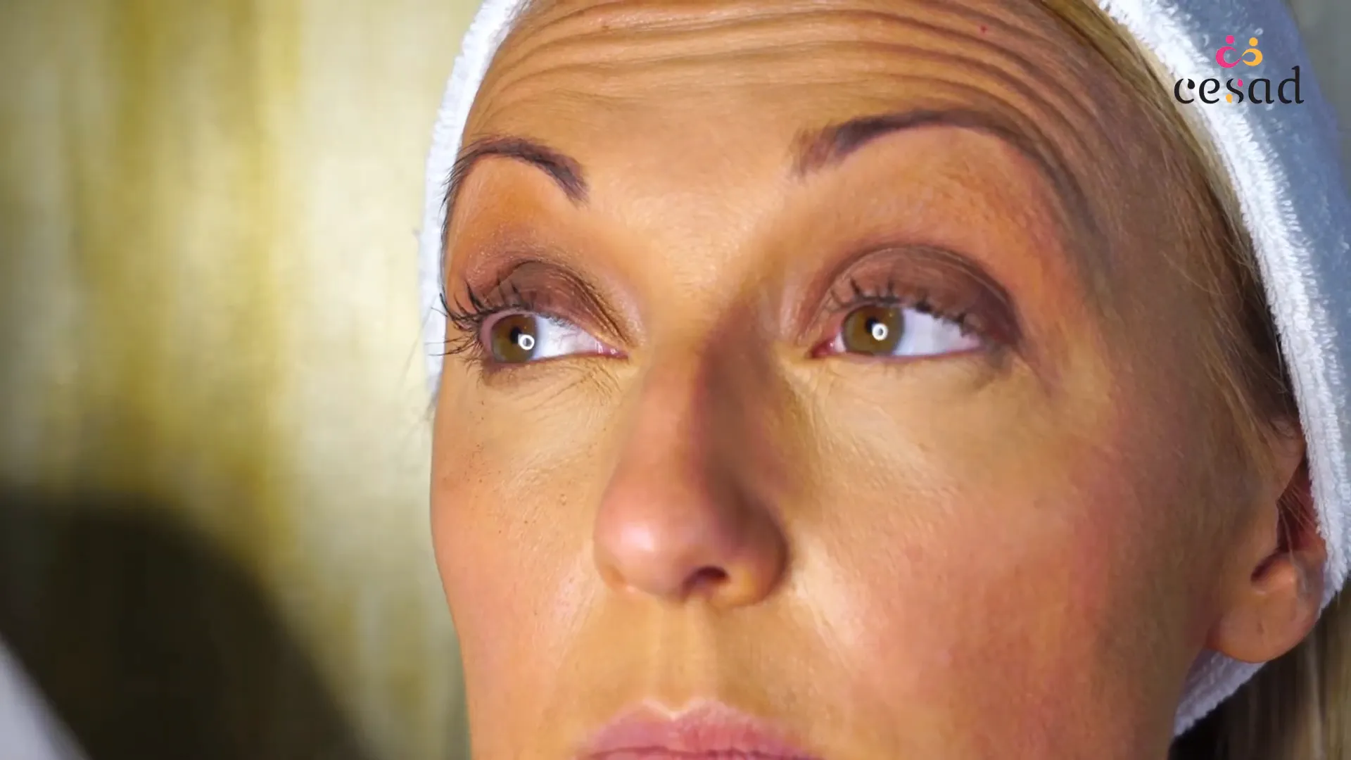 Application sur le ras de cils inférieur