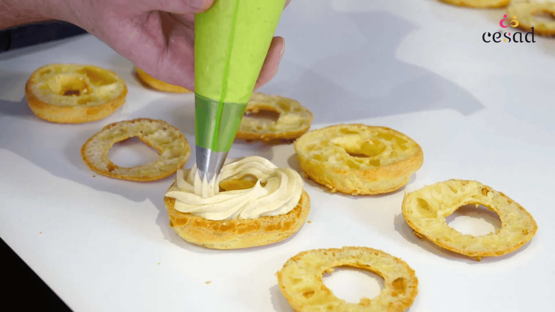 Finition des petits Paris-Brest