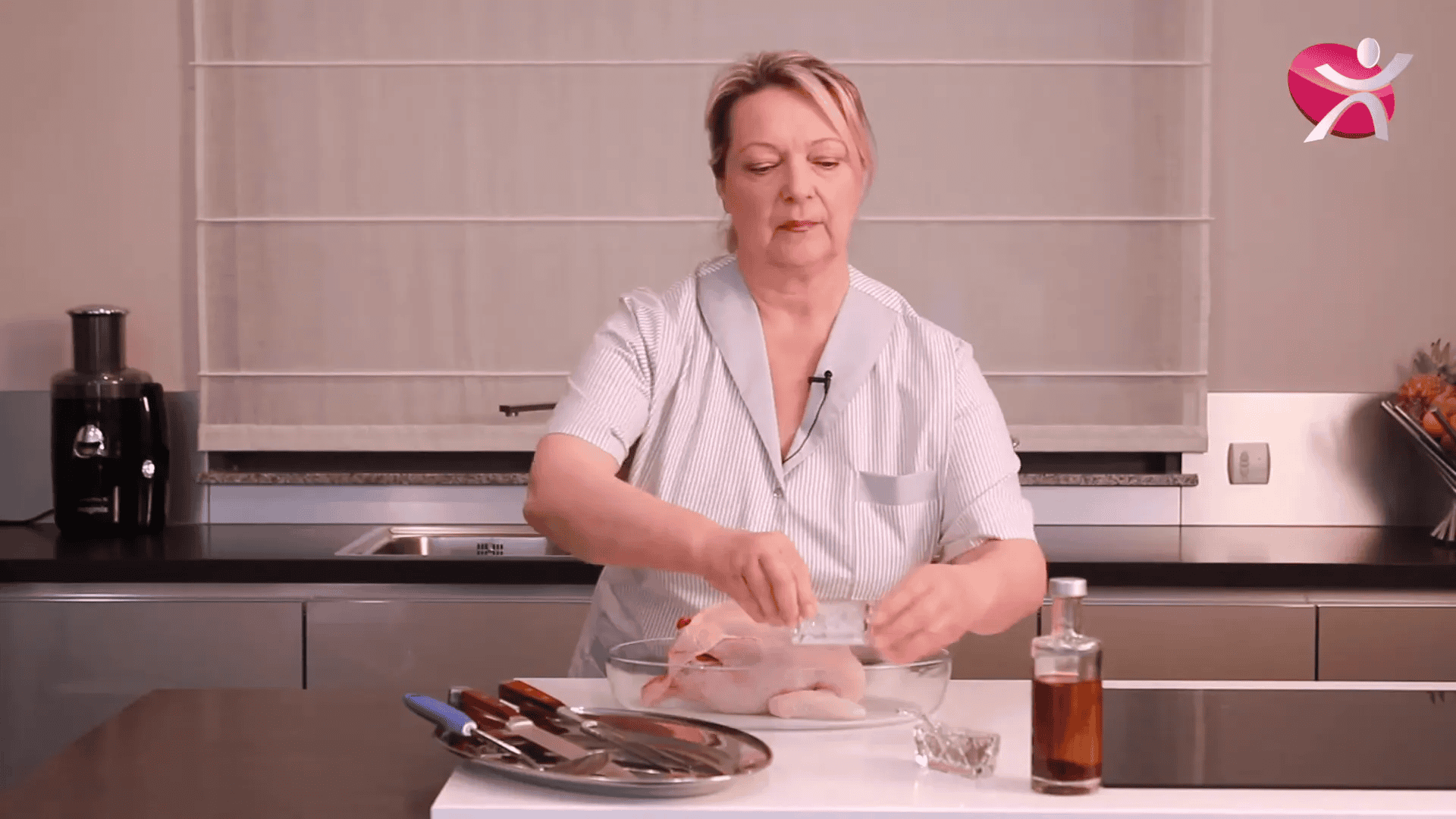 Préparation du poulet avec des poivrons