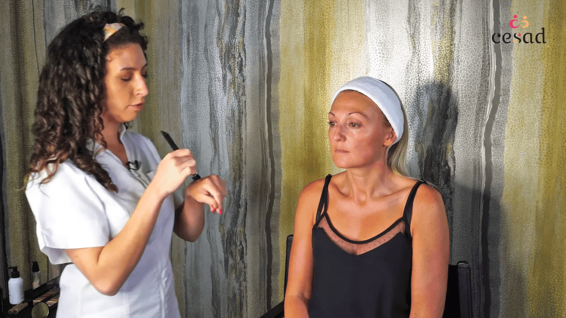 Application de la base et de la BB crème